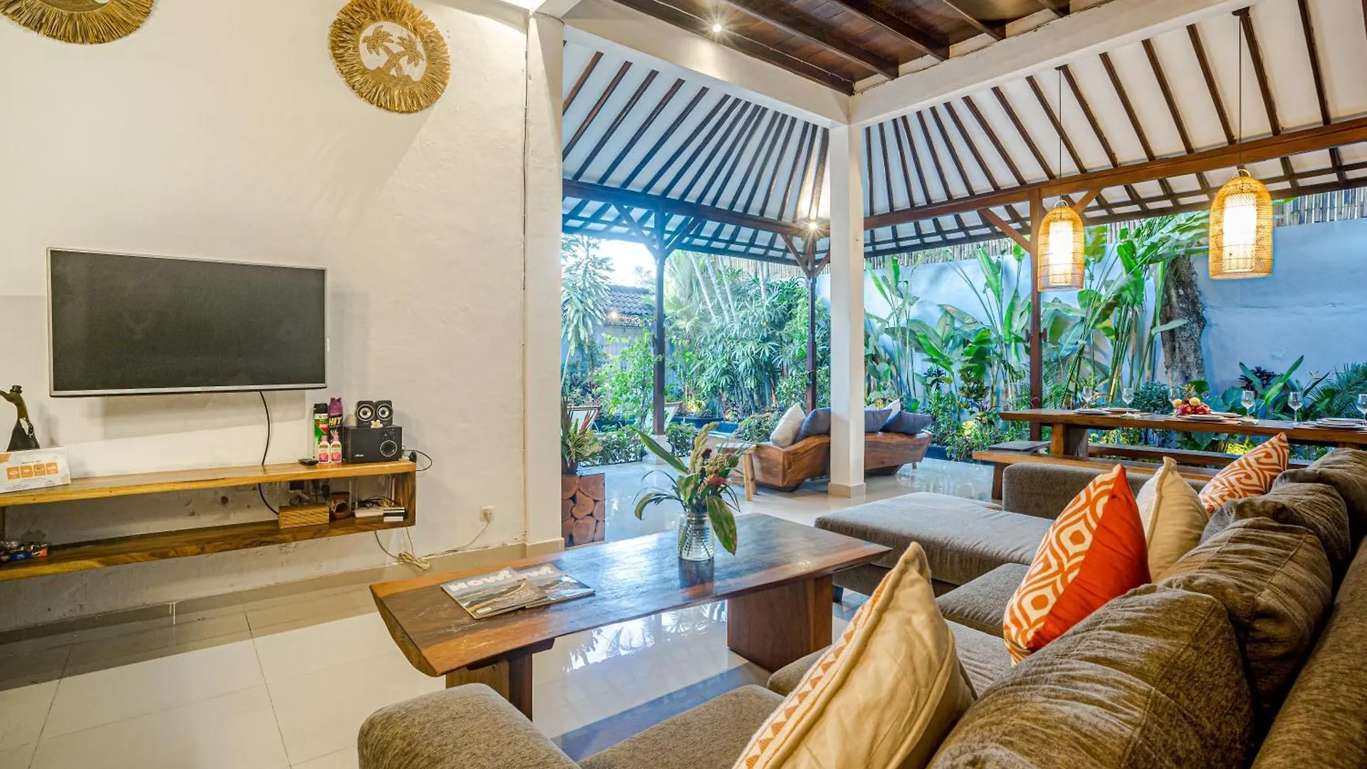 Villa Deba 4 By Bali Villa Solutions Seminyak  Seminyak (Bali)