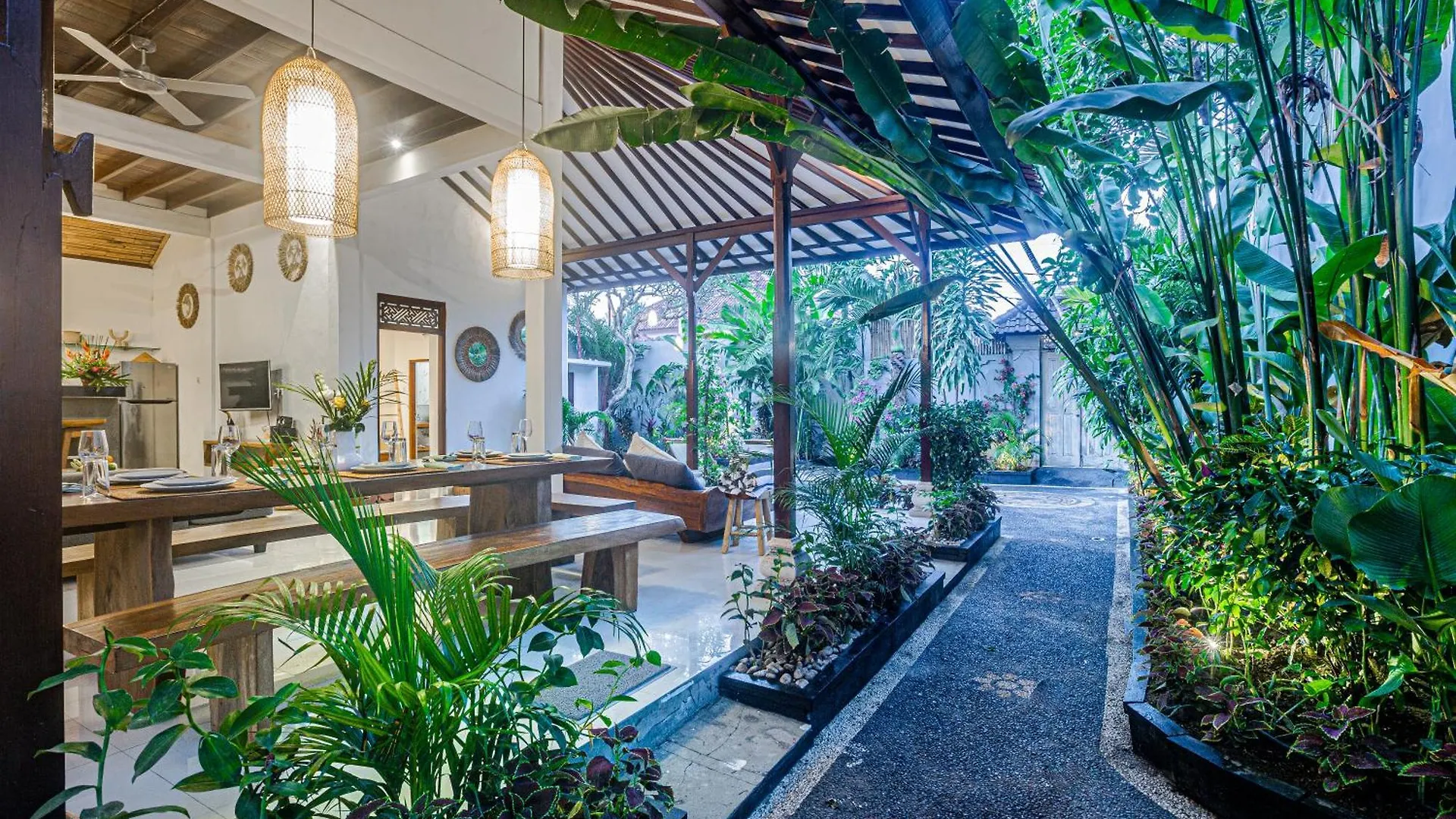 Villa Deba 4 By Bali Villa Solutions Seminyak